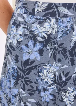 Skirts><noscript><img width=