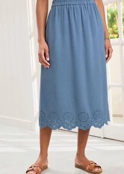 Skirts><noscript><img width=