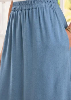 Skirts><noscript><img width=