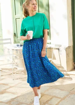 Skirts><noscript><img width=