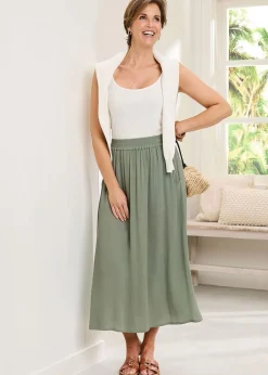 Skirts><noscript><img width=