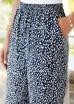 Trousers><noscript><img width=