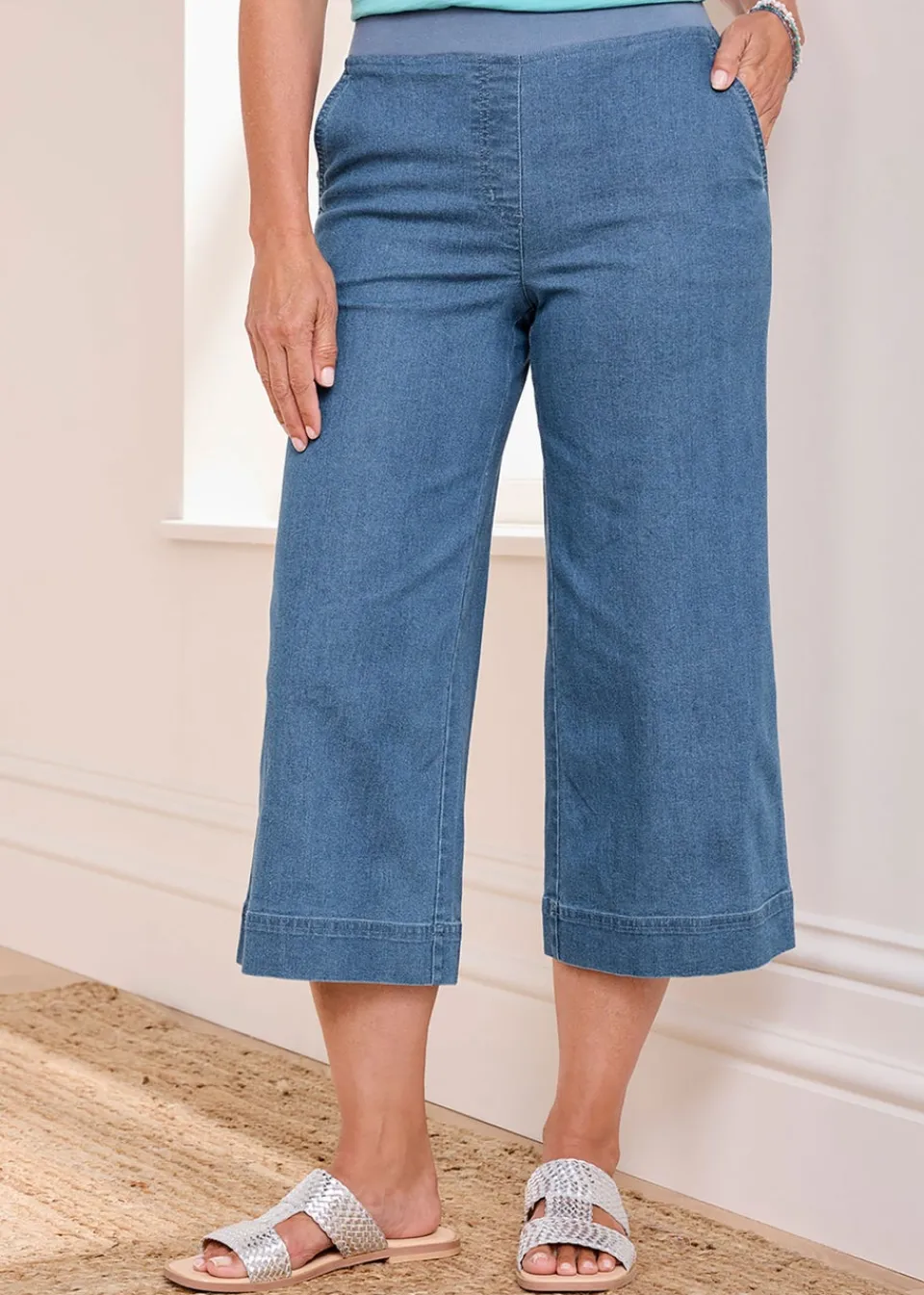 Jeans & Jeggings>Cotton Traders Pale Blue Wide Leg Crop Pull On Jeans