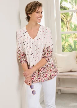 Tops>Cotton Traders Warm Cream 3/4 Sleeve V Neck Printed Crinkle Top
