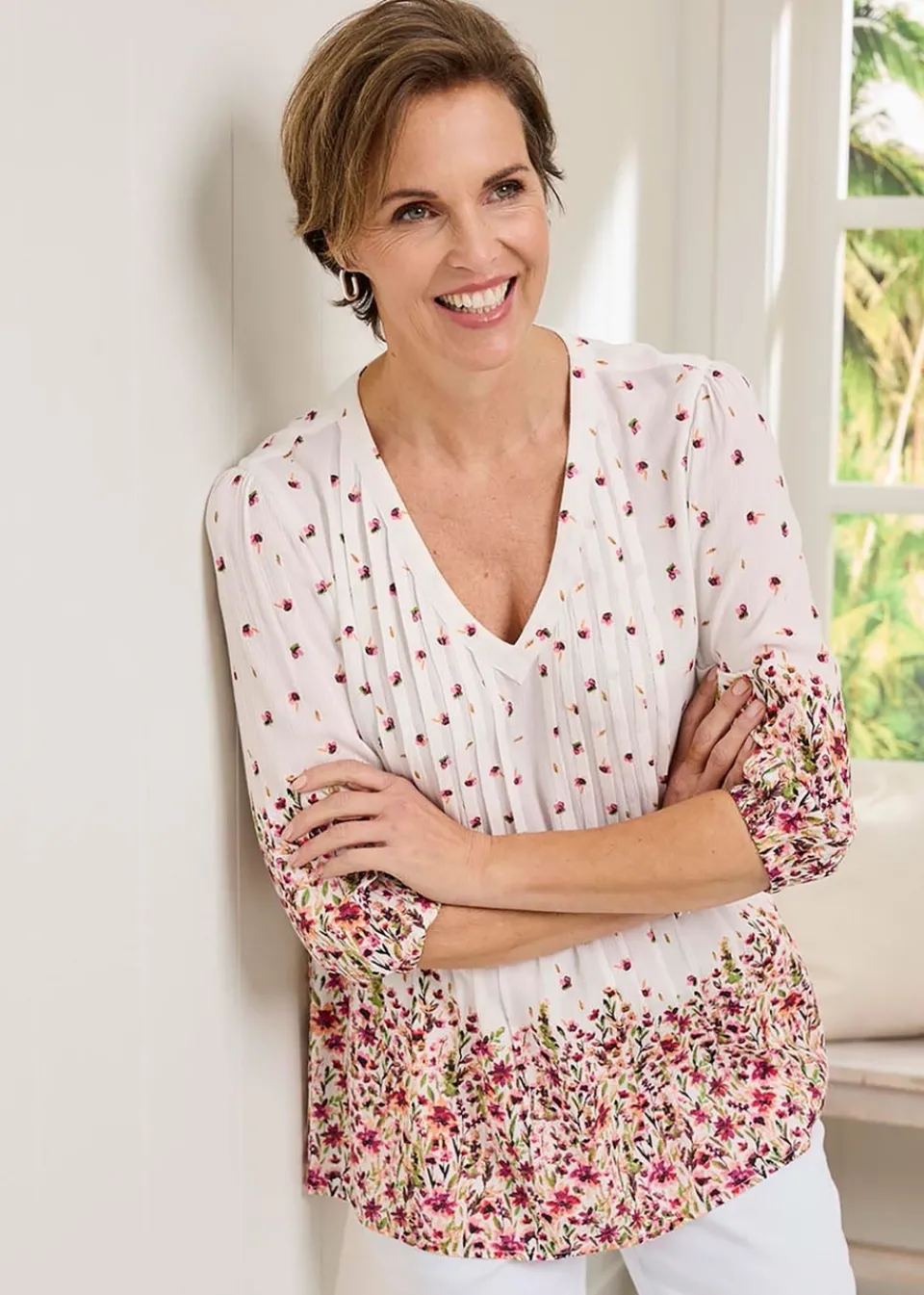 Tops>Cotton Traders Warm Cream 3/4 Sleeve V Neck Printed Crinkle Top