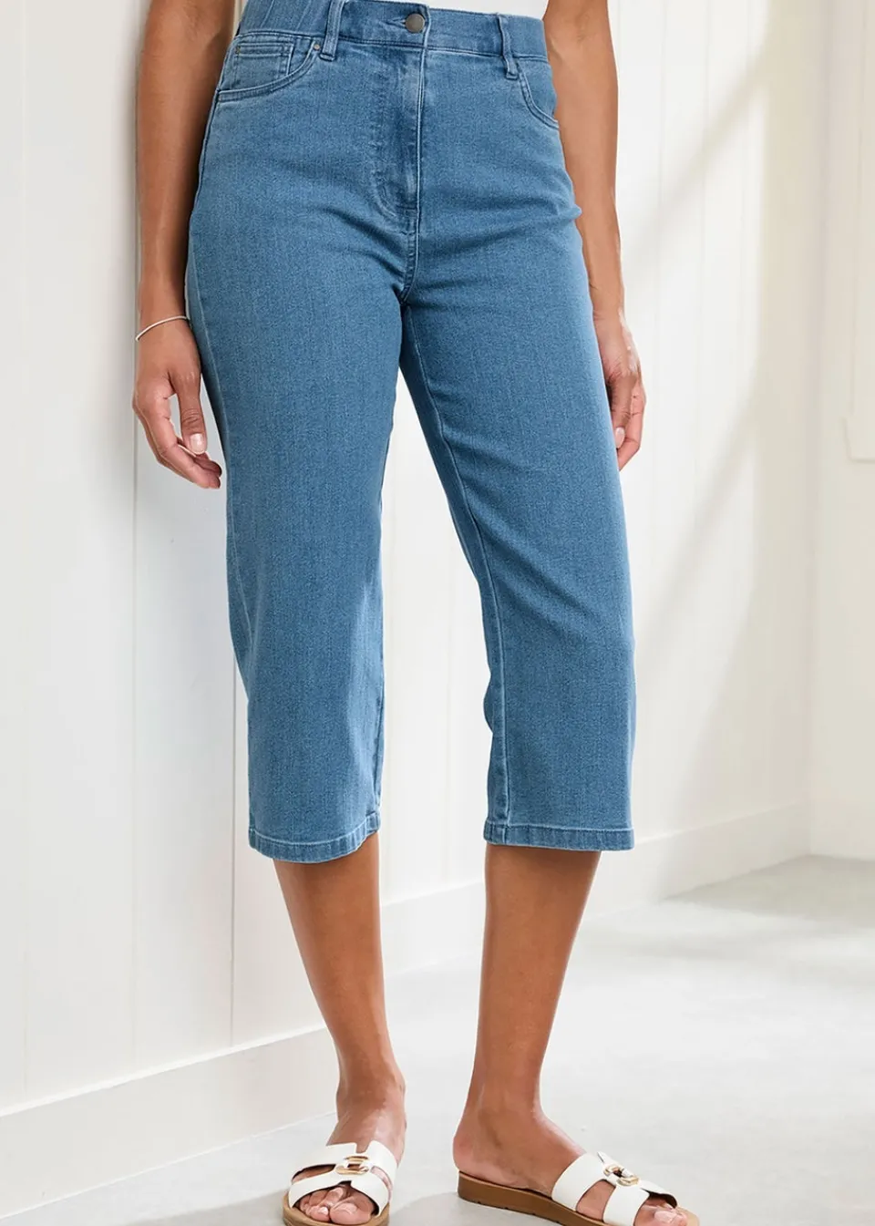 Jeans & Jeggings>Cotton Traders Washed Blue Stretch Crop Denim Trousers