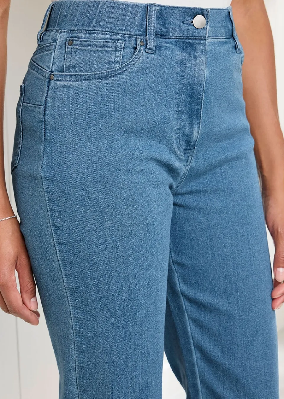 Jeans & Jeggings>Cotton Traders Washed Blue Stretch Crop Denim Trousers