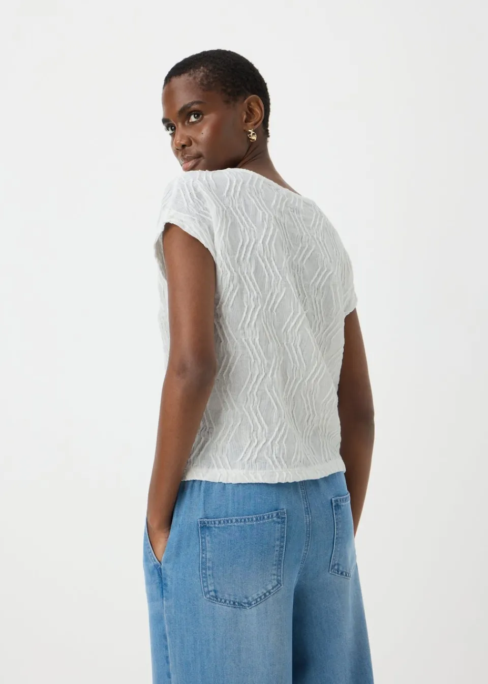 T-Shirts>Papaya Cream Wavy Textured Crew Neck T-Shirt
