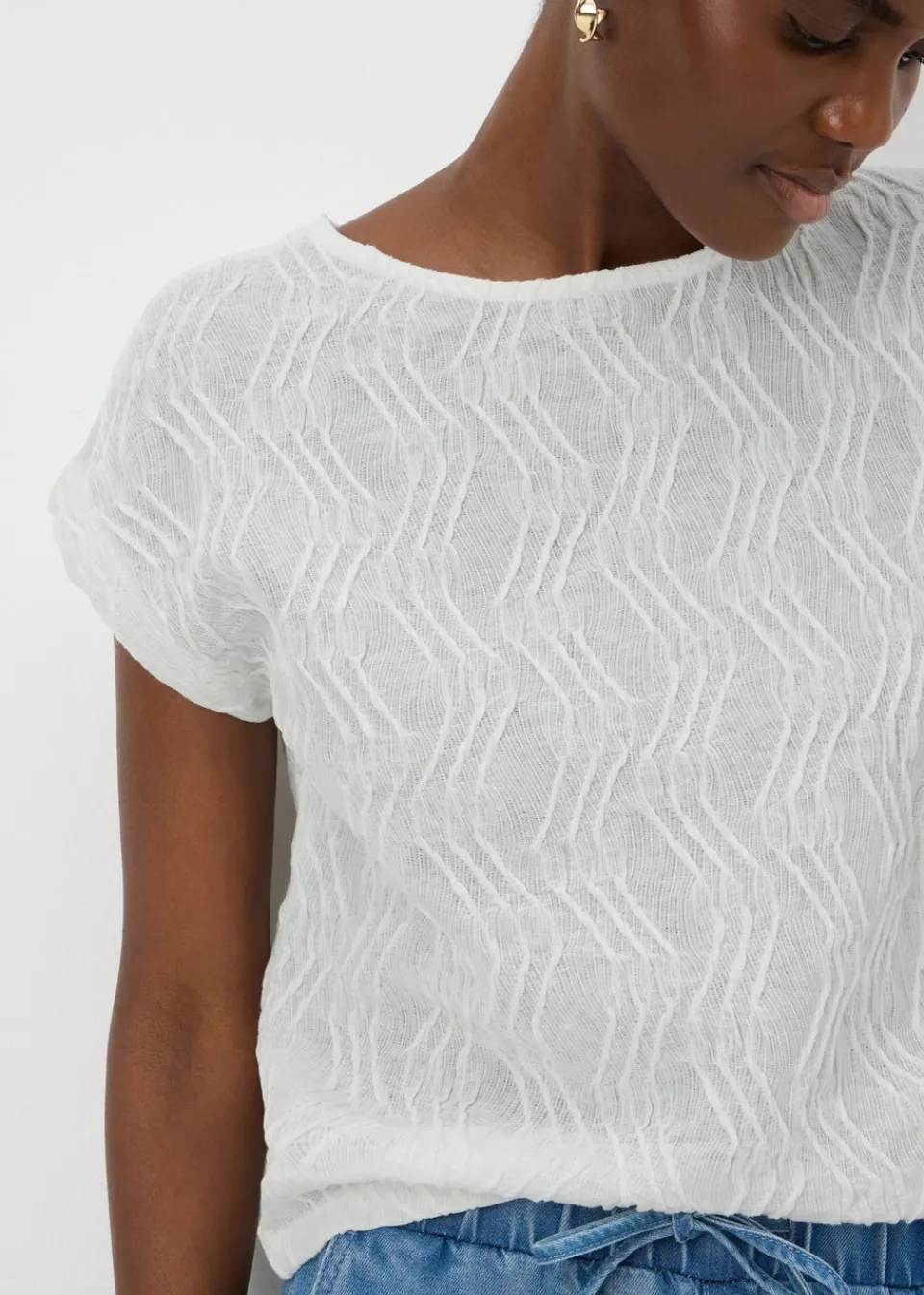 T-Shirts>Papaya Cream Wavy Textured Crew Neck T-Shirt