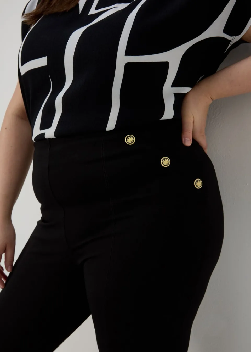 Loungewear>Et Vous Black Button Leggings