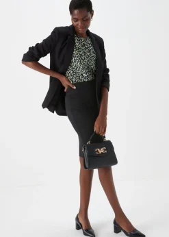 Skirts><noscript><img width=