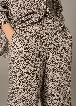 Trousers><noscript><img width=
