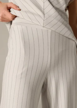 Trousers><noscript><img width=