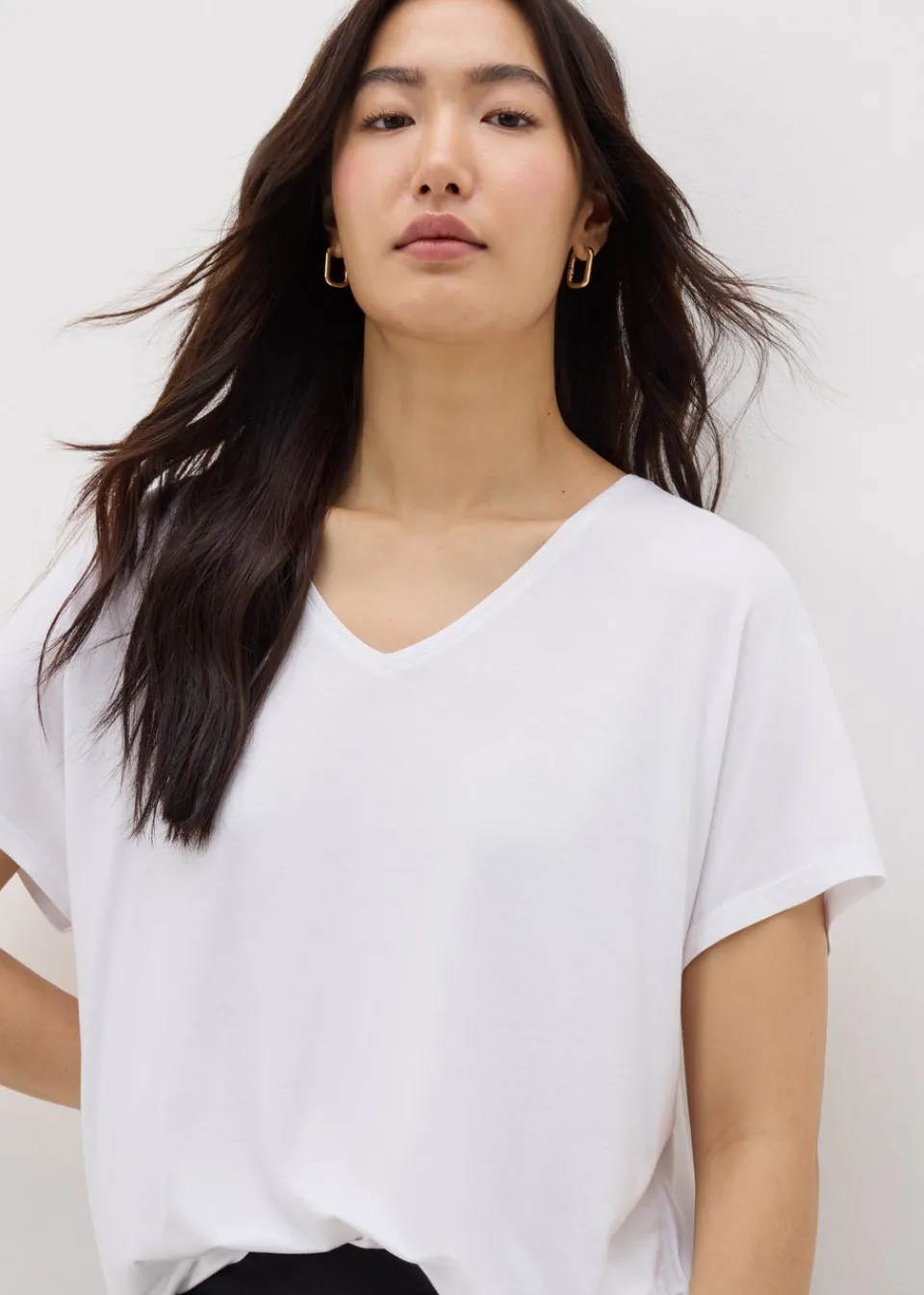 T-Shirts>Et Vous White V-Neck T-Shirt