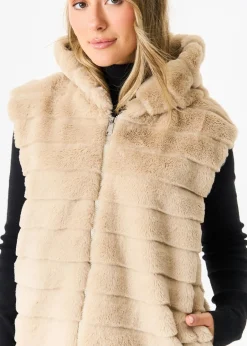 Coats & Jackets><noscript><img width=