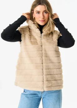 Coats & Jackets><noscript><img width=