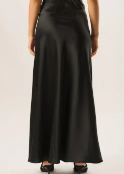Skirts><noscript><img width=