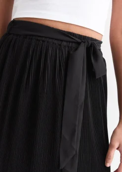 Skirts><noscript><img width=
