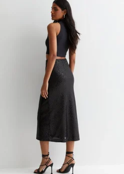 Skirts><noscript><img width=
