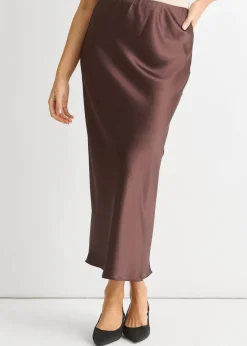 Skirts><noscript><img width=