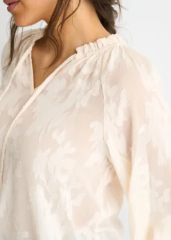 Tops><noscript><img width=