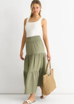 Skirts><noscript><img width=