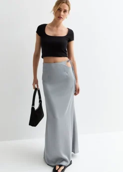 Skirts><noscript><img width=