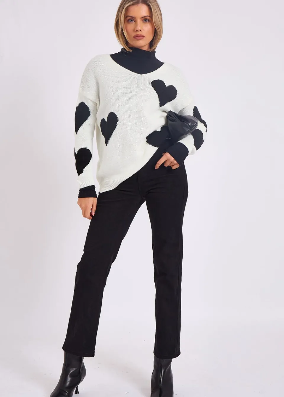 Knitwear>Gini London White V Neck Oversized Heart Knit Jumper