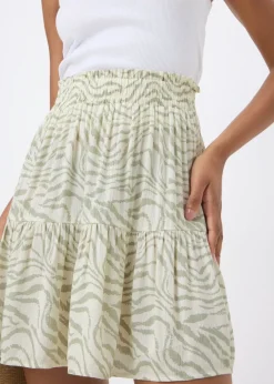 Skirts><noscript><img width=