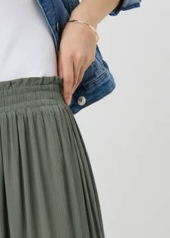 Skirts><noscript><img width=