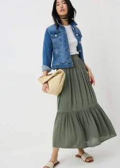 Skirts><noscript><img width=