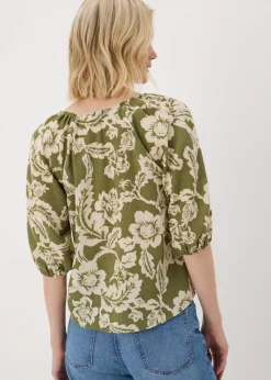 Tops>Papaya Green Floral V-Neck Tea Top