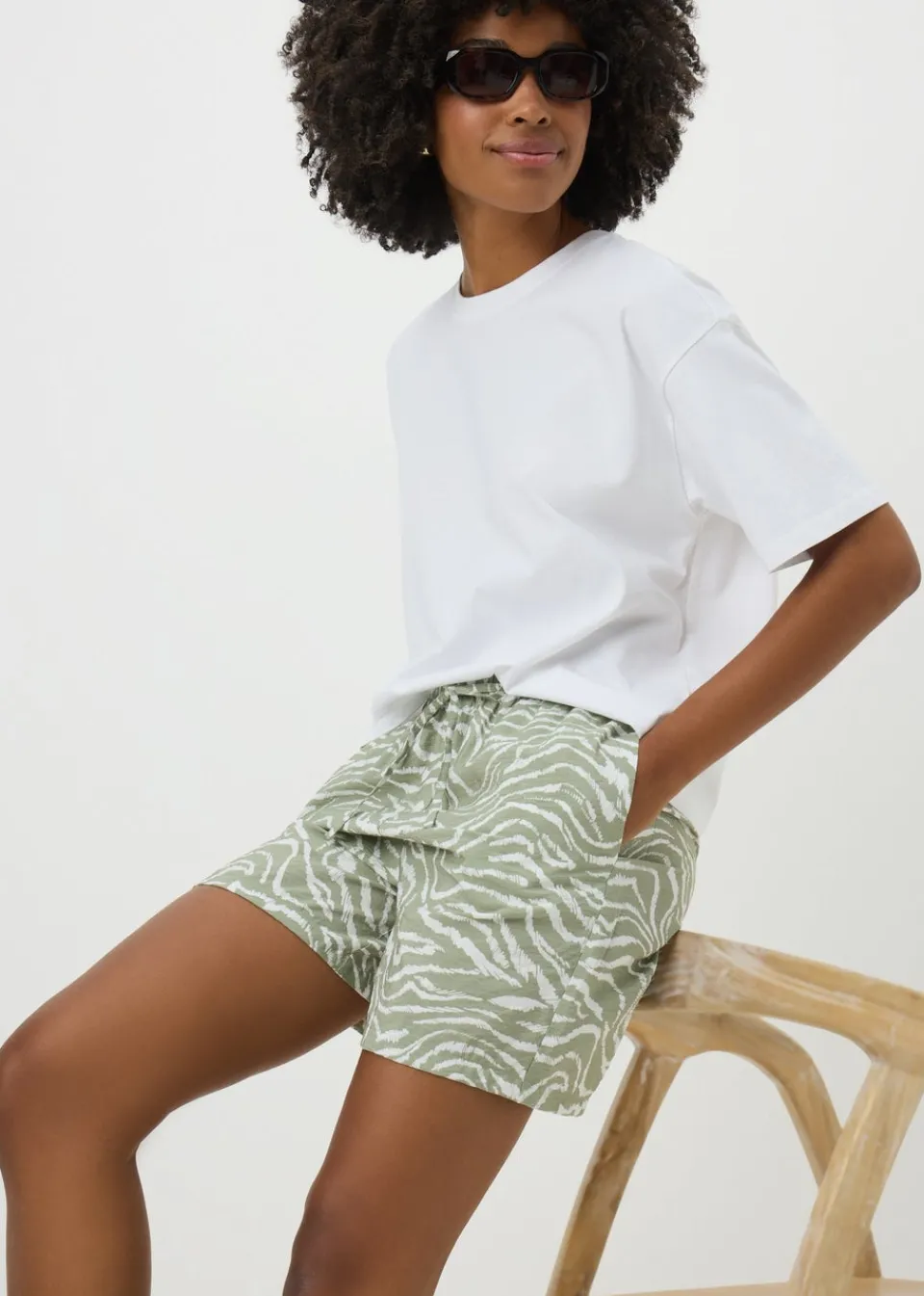 Shorts>Papaya Green Zebra Print Textured Shorts