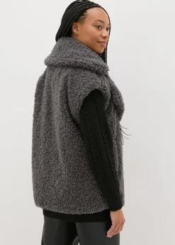 Coats & Jackets><noscript><img width=