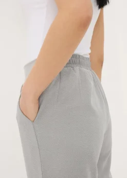 Trousers><noscript><img width=