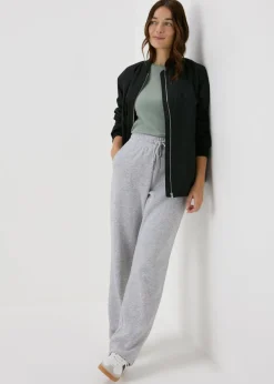 Trousers><noscript><img width=