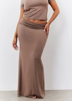 Skirts><noscript><img width=