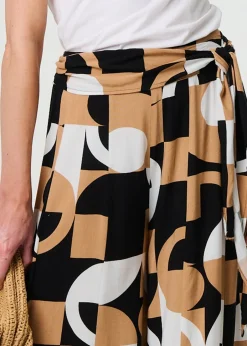 Trousers><noscript><img width=
