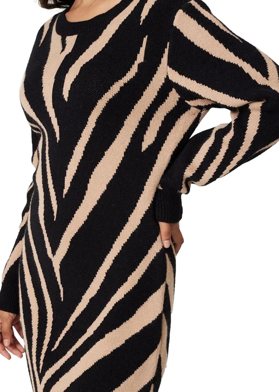 Knitwear>Izabel London Black Animal Print Short Knit Dress