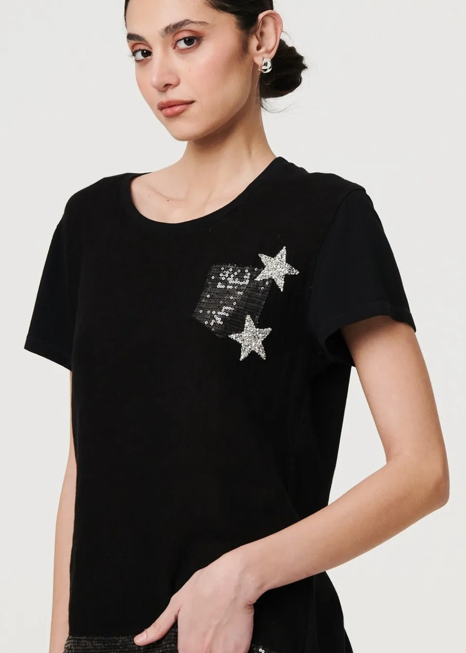 T-Shirts>Izabel London Black Metallic Star Detail Relaxed T Shirt