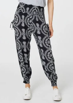 Trousers><noscript><img width=