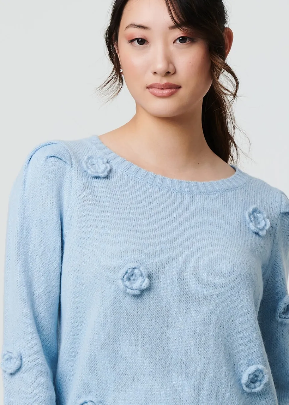 Tops>Izabel London Blue Floral Embroidered Cropped Jumper