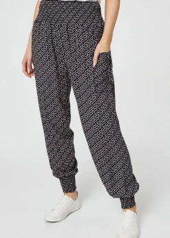 Trousers><noscript><img width=