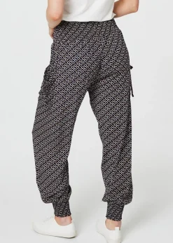 Trousers><noscript><img width=