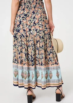 Skirts><noscript><img width=
