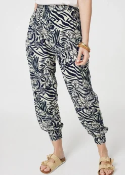 Trousers><noscript><img width=
