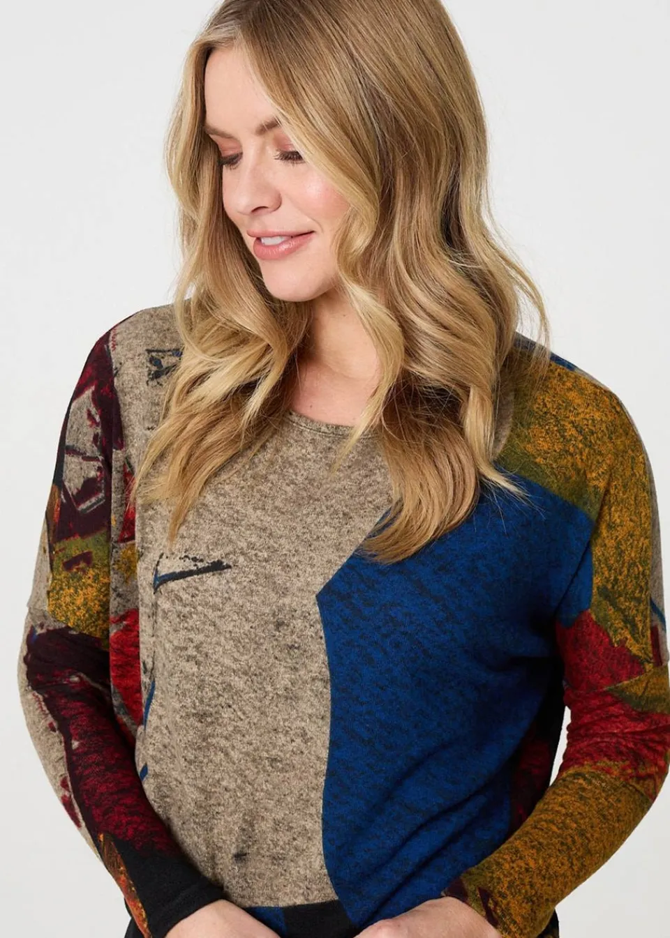 Tops>Izabel London Red Abstract Long Sleeve Relaxed Knit Top
