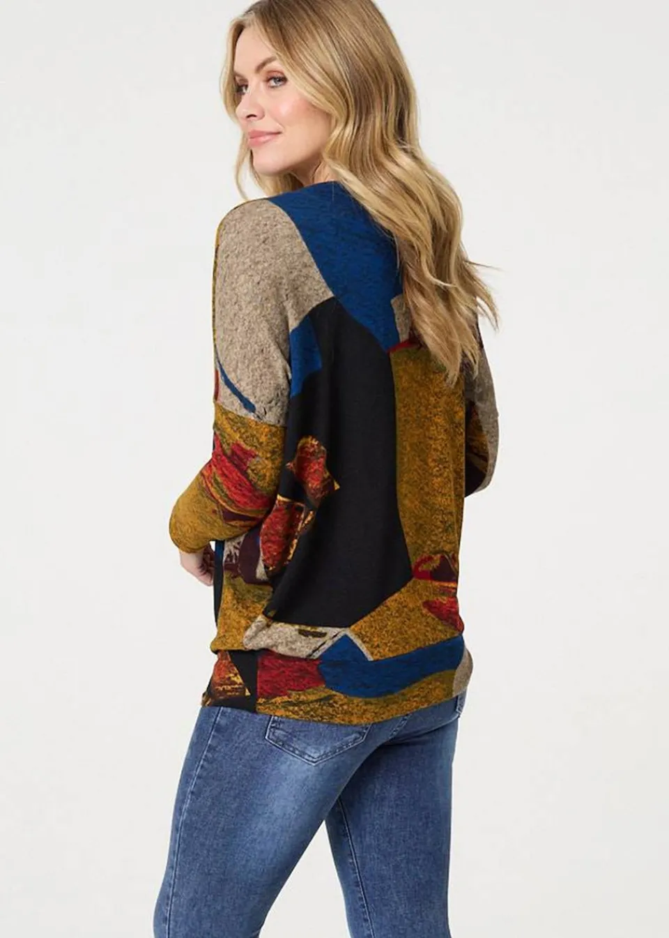 Tops>Izabel London Red Abstract Long Sleeve Relaxed Knit Top