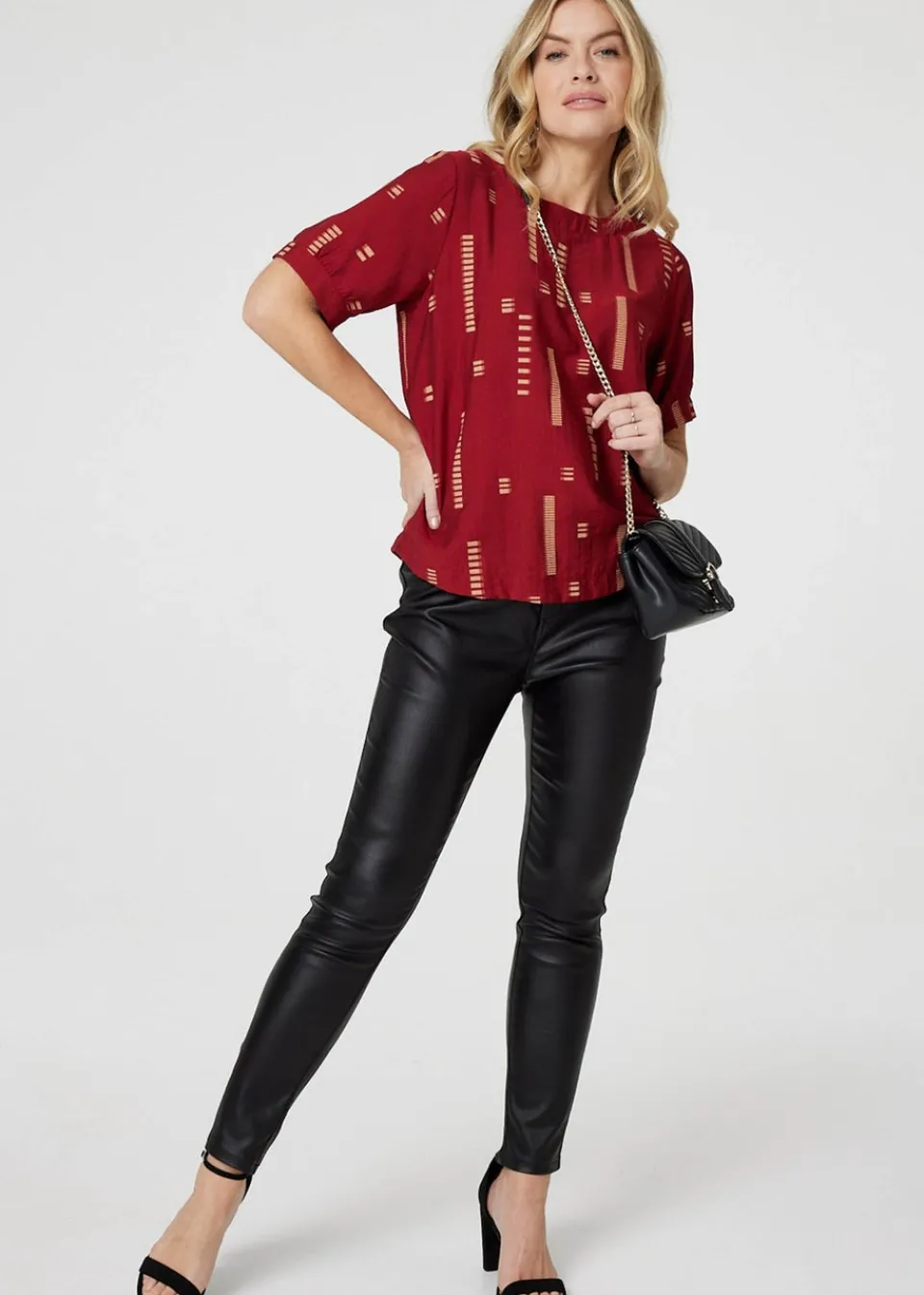 Tops>Izabel London Red Printed 1/2 Sleeve Blouse