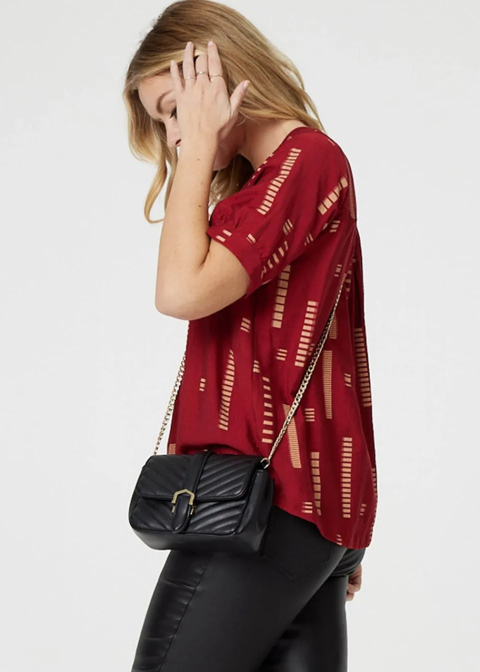 Tops>Izabel London Red Printed 1/2 Sleeve Blouse